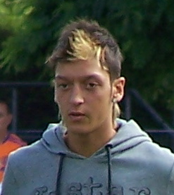 Файл:Oezil.jpg