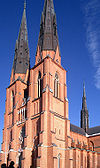 Uppsala domkyrka front.JPG