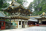 NikkoYomeimonInsideView5200.jpg