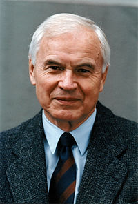 Ханс Модров