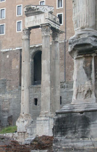 RomaForoRomanoTempioVespasiano.JPG
