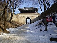 Saejae third gate backside.jpg