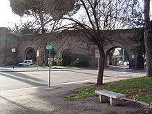 Porta Metronia front.JPG