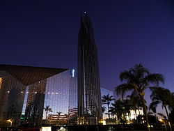CrystalCathedralAvond.JPG