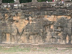 Elefantenterrasse-Relief.JPG