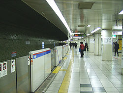 Toei-mita-sta-platform4.jpg