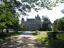 Vue exterieure Chateau Meridon Chevreuse.jpg