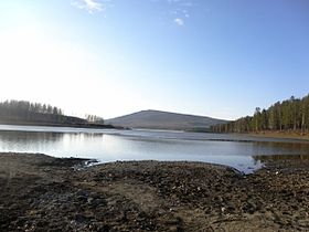 Вид на гору Качканар со стороны Нижневыйского пруда