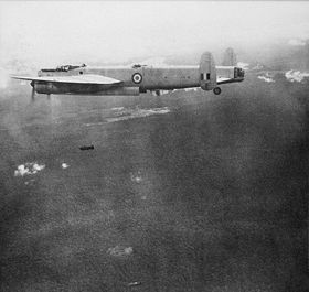 RAAFAvroLincolnMalaya1950.jpg