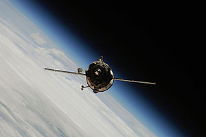 Progress M-07M arrival 3.jpg