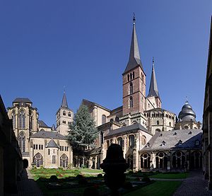 Trier Dom BW 3.JPG